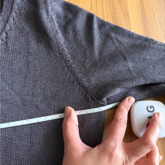 Eileen Fisher Sweater Womens M Italian Yarn Cotton Blend V-Neck Purple Open Knit - Picture 7 of 9